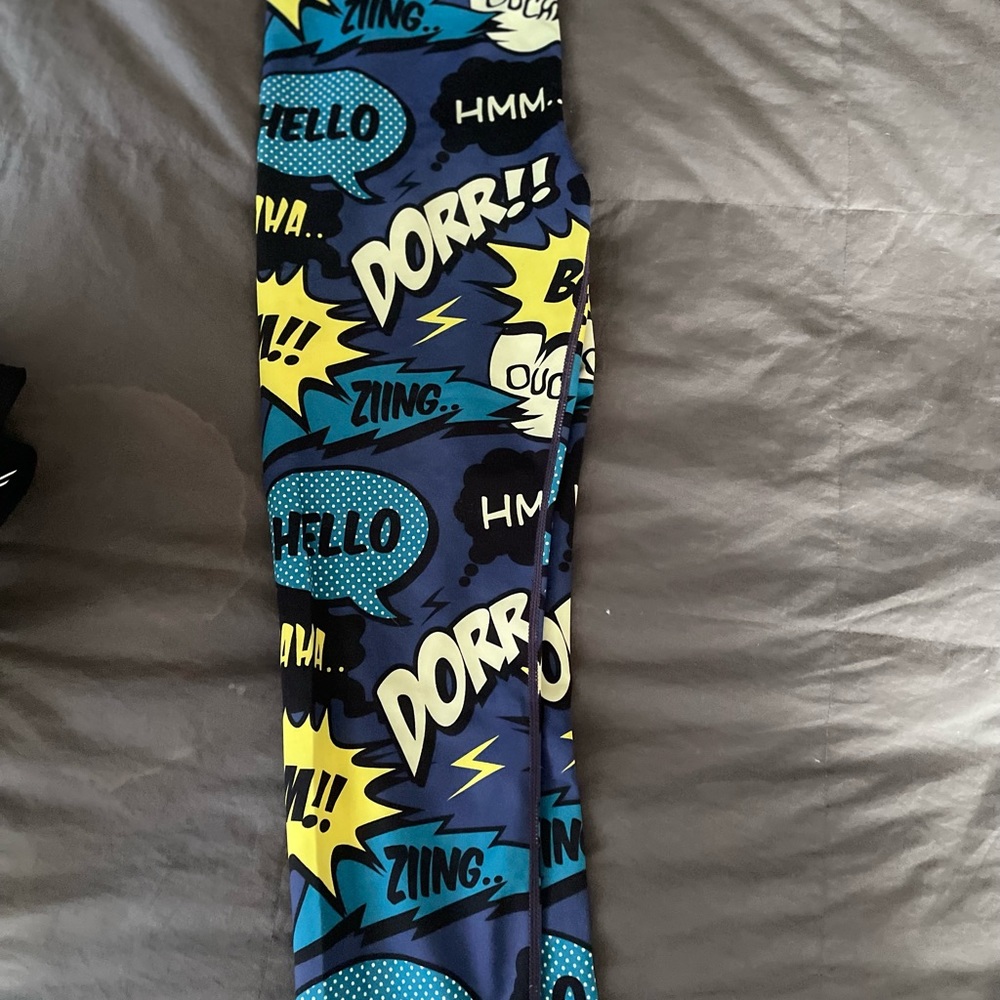 CVG comic leggings -Medium-worn once-smoke free home